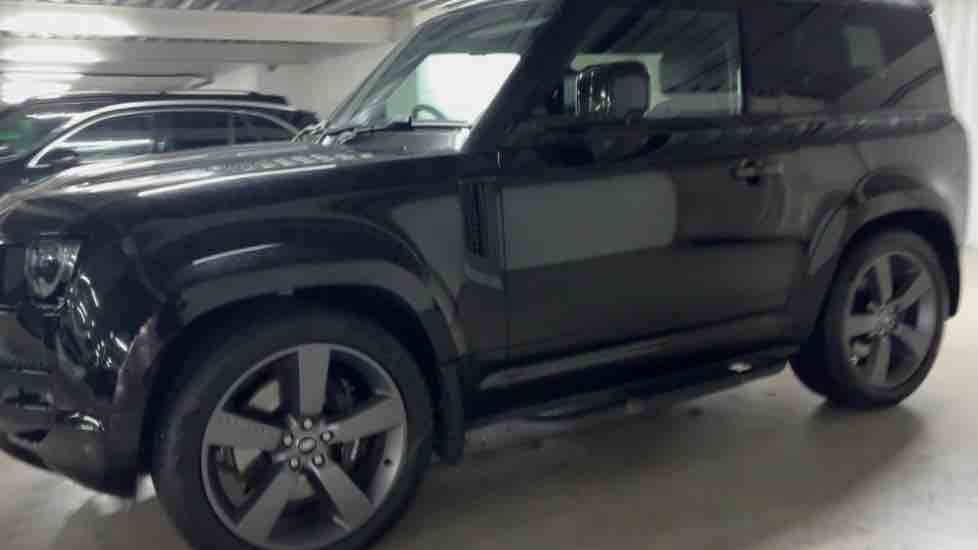 More views of Land Rover Defender 90