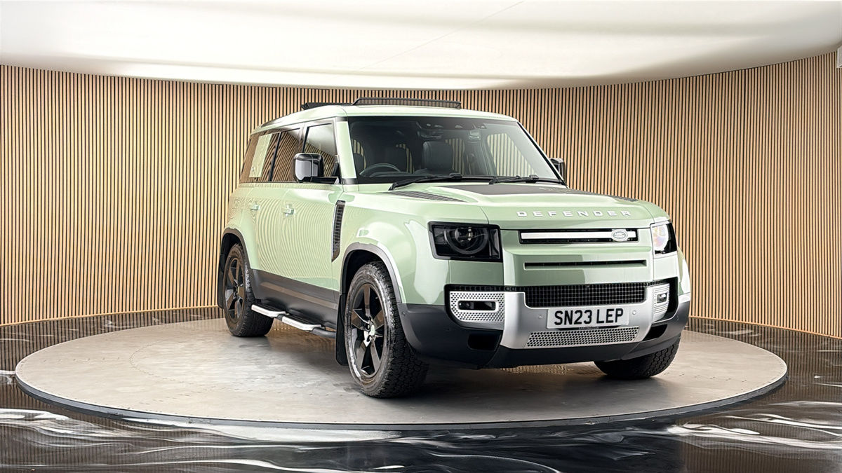 More views of Land Rover Defender 110