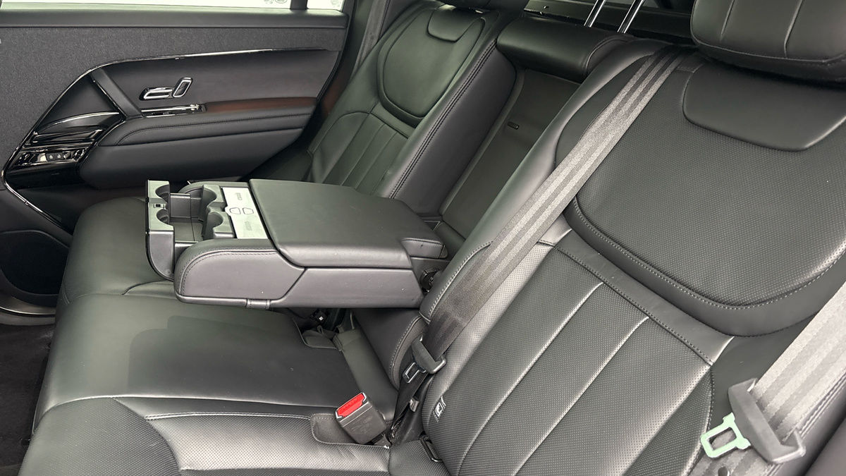 Land Rover Range Rover Sport Image 9