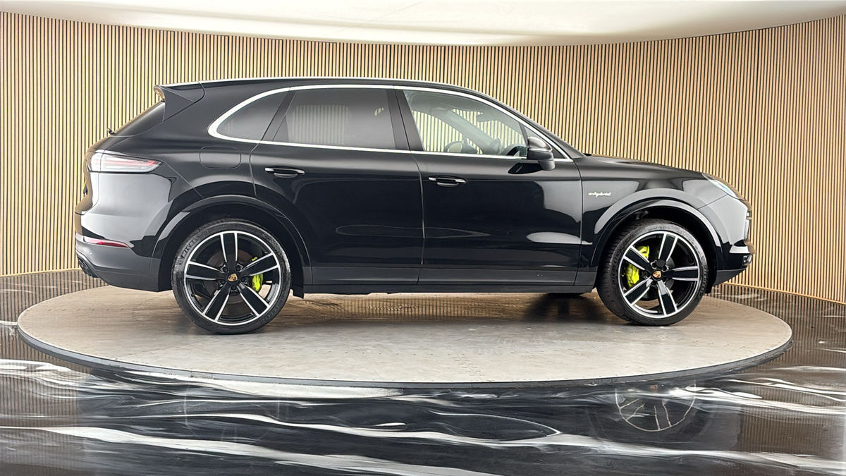More views of Porsche Cayenne