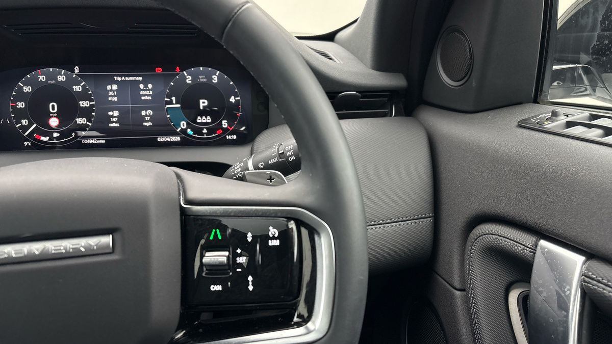 Land Rover Discovery Sport Image 14