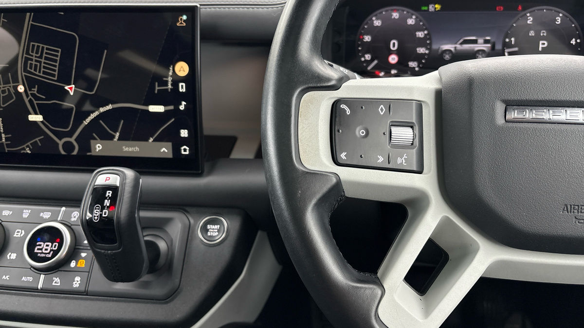 Land Rover Defender 90 Image 13