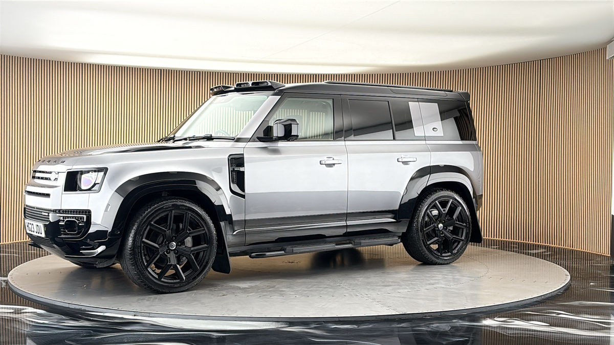 More views of Land Rover Defender 110