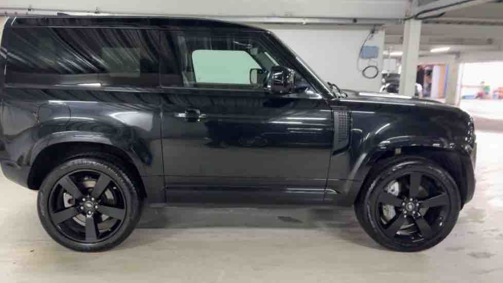 More views of Land Rover Defender 90