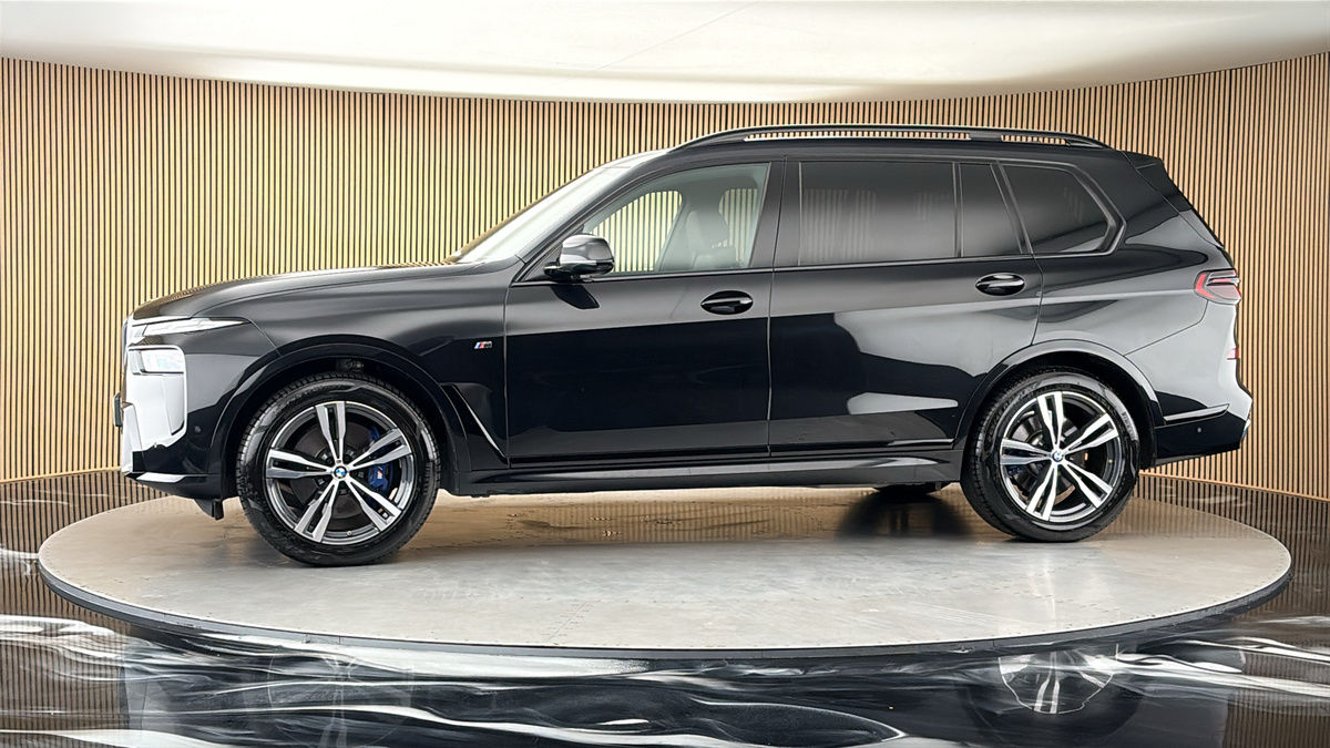 More views of BMW X7