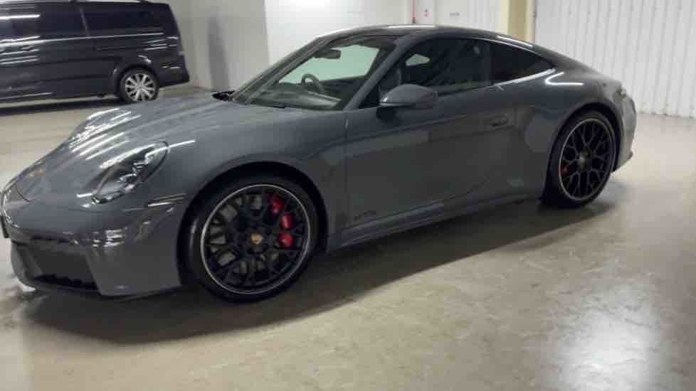 More views of Porsche 911