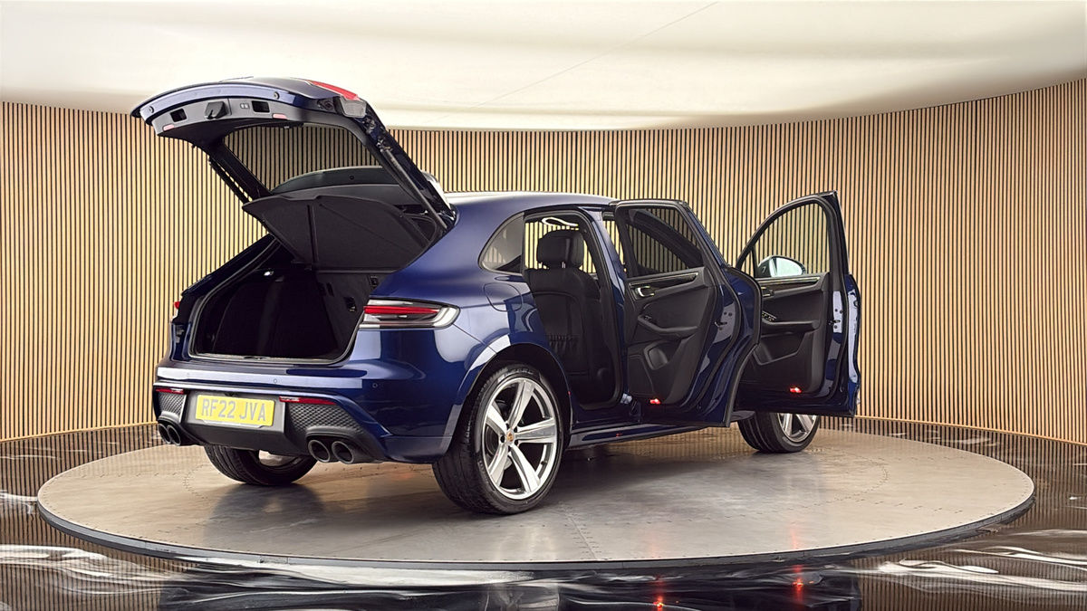 More views of Porsche Macan