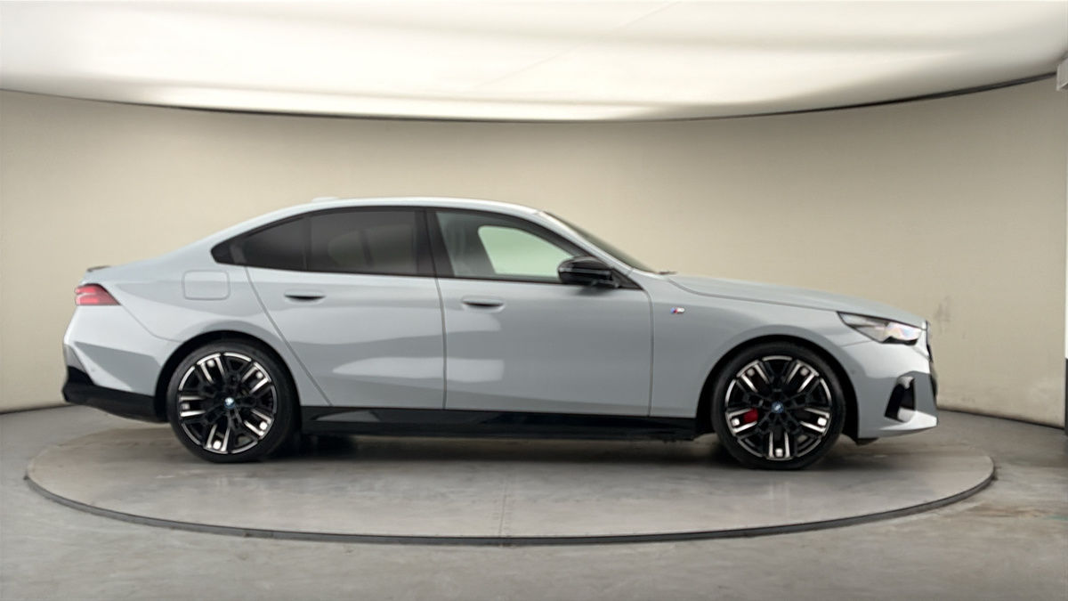 More views of BMW i5
