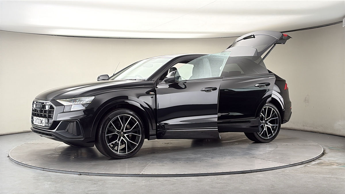 More views of Audi Q8