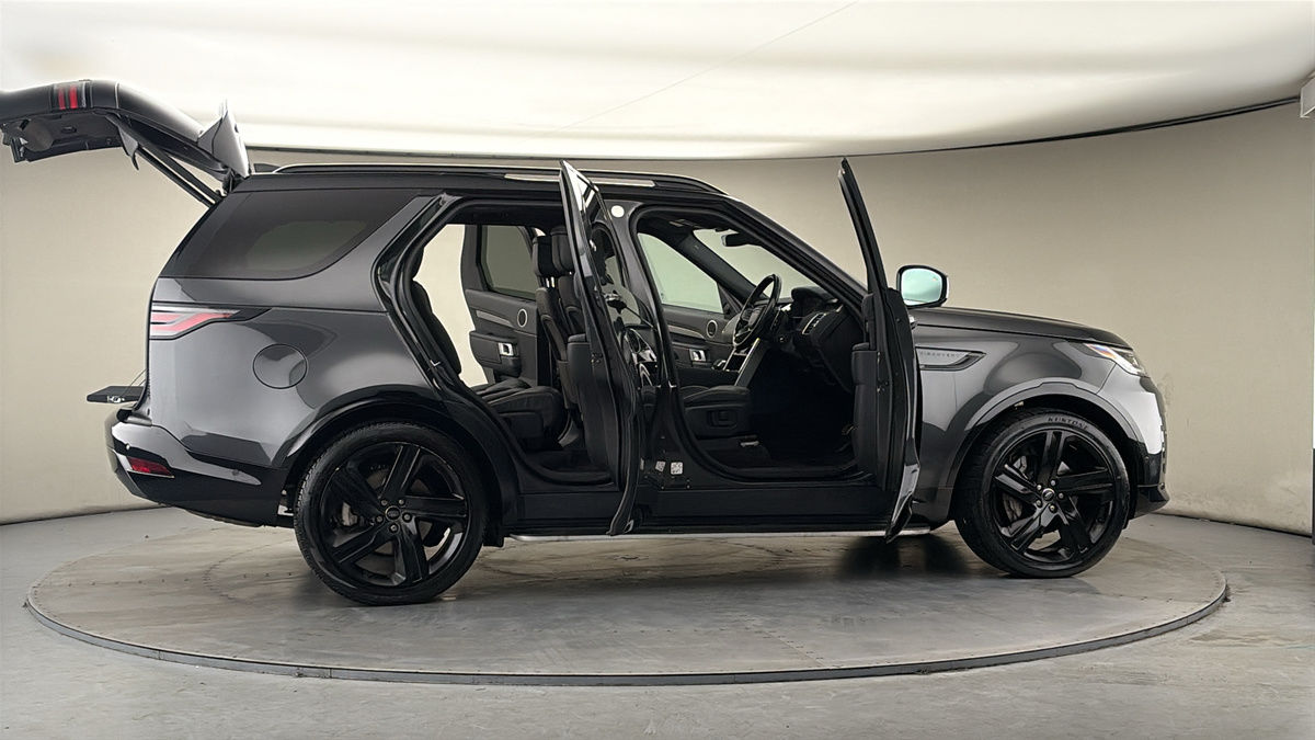 More views of Land Rover Discovery