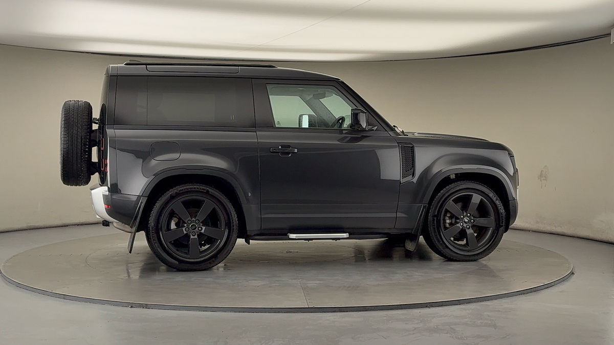 More views of Land Rover Defender 90