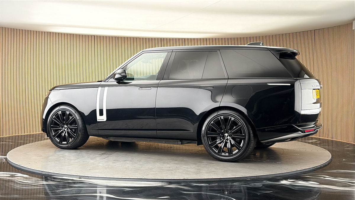 More views of Land Rover Range Rover
