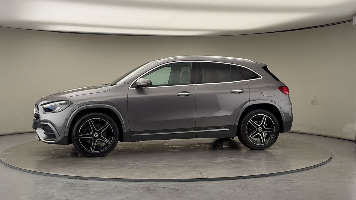More views of Mercedes-Benz GLA