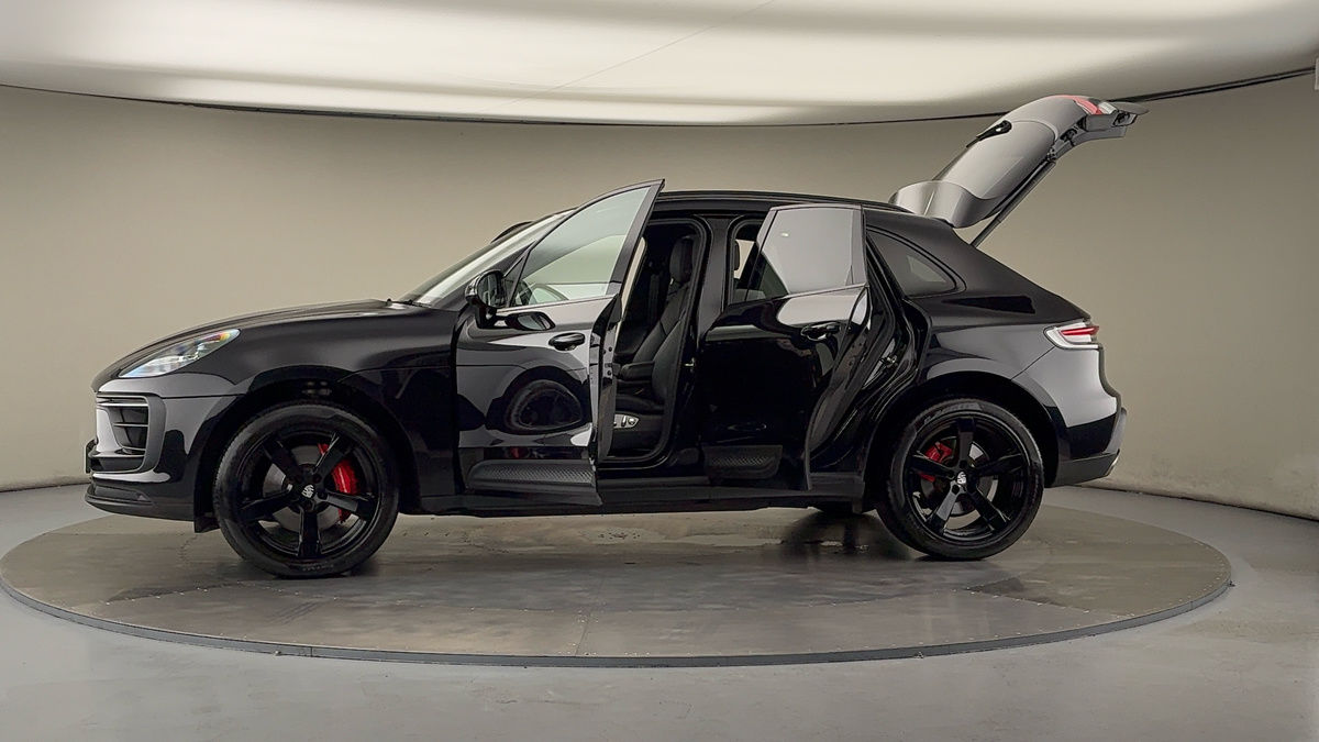 More views of Porsche Macan
