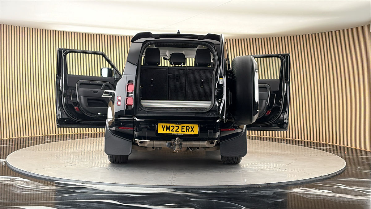 More views of Land Rover Defender 90