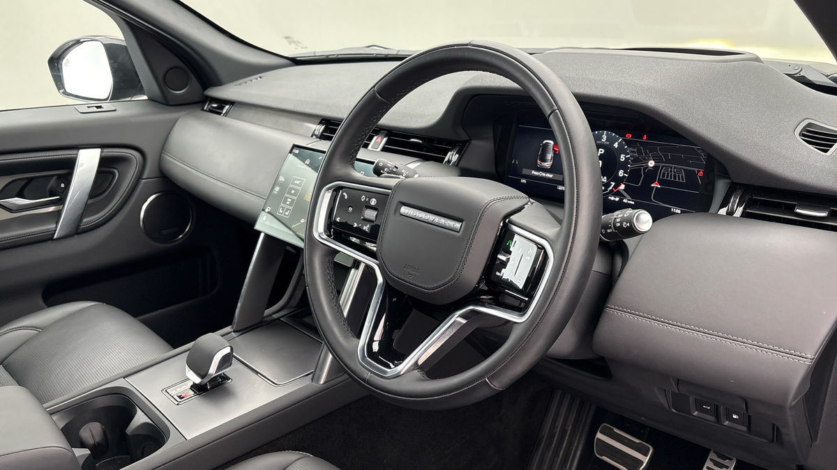 Land Rover Discovery Sport Image 5