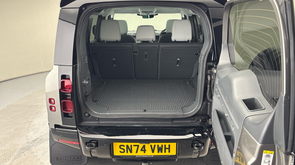 Land Rover Defender 110 Urban Image 11