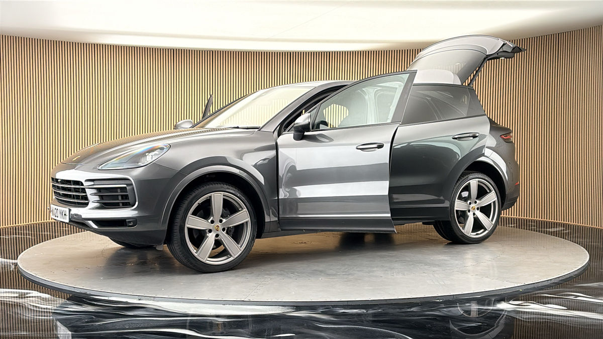 More views of Porsche Cayenne