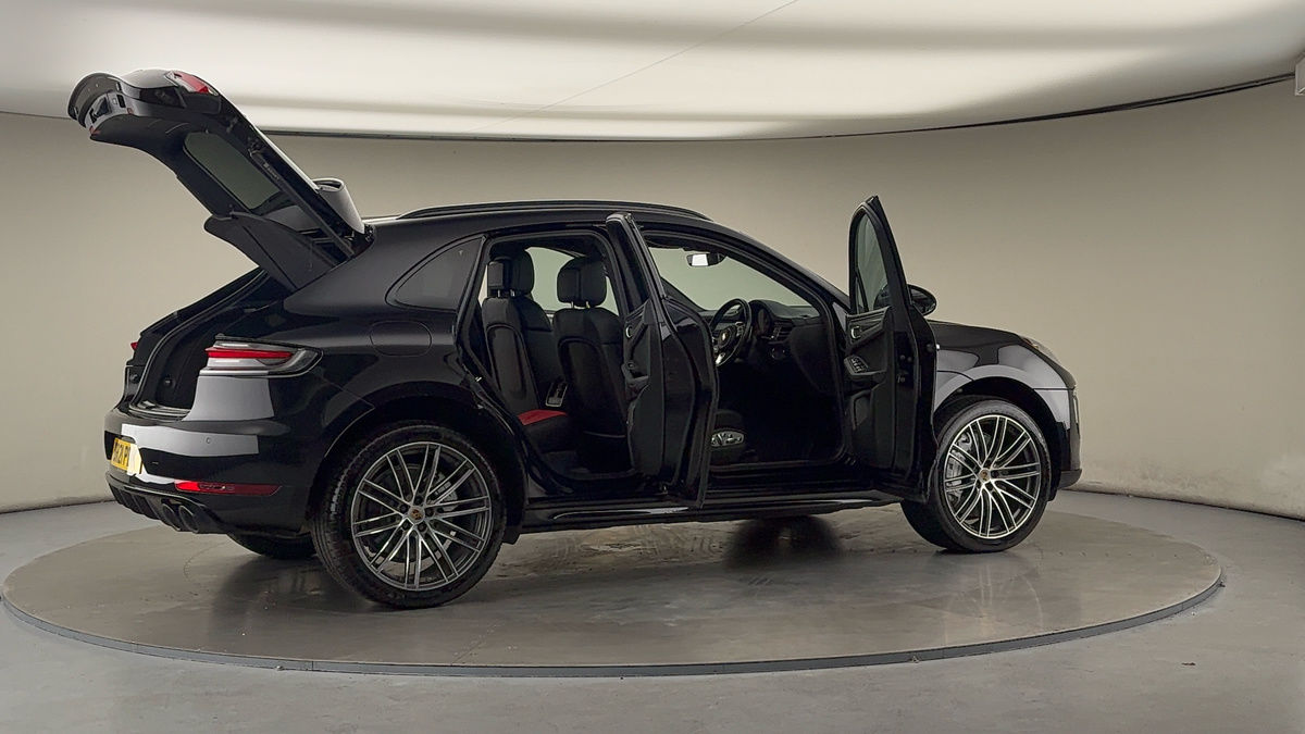 More views of Porsche Macan