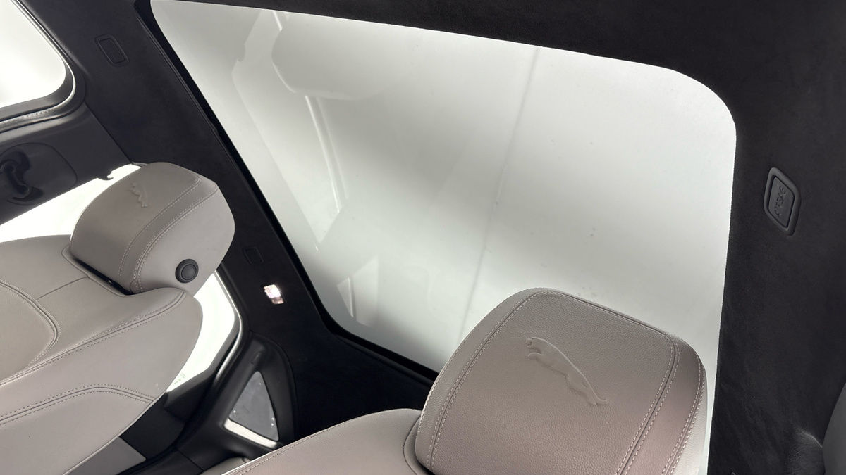 Jaguar E-PACE Image 6