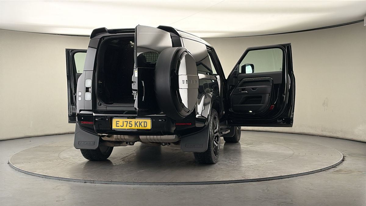 More views of Land Rover Defender 90