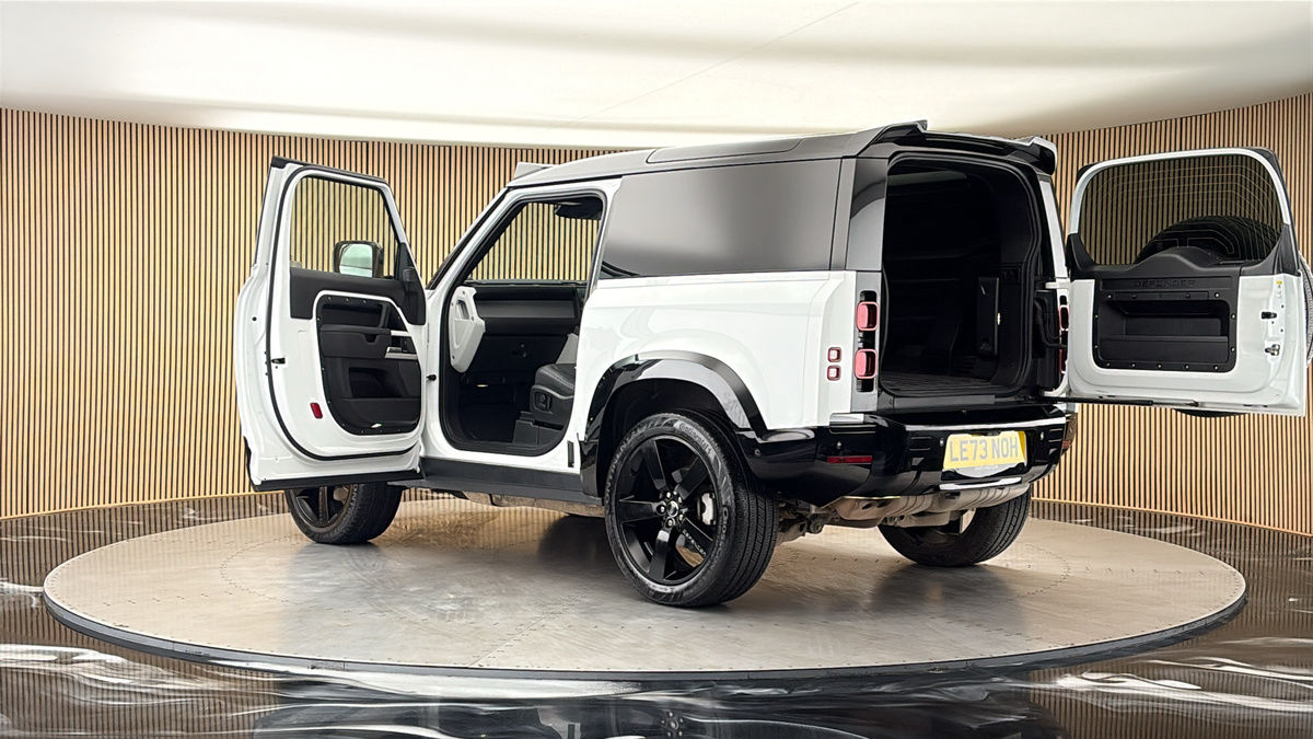 More views of Land Rover Defender 90