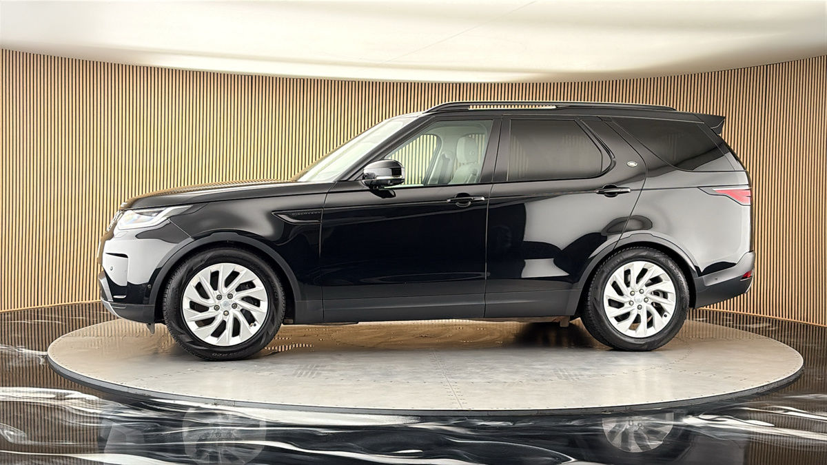 More views of Land Rover Discovery