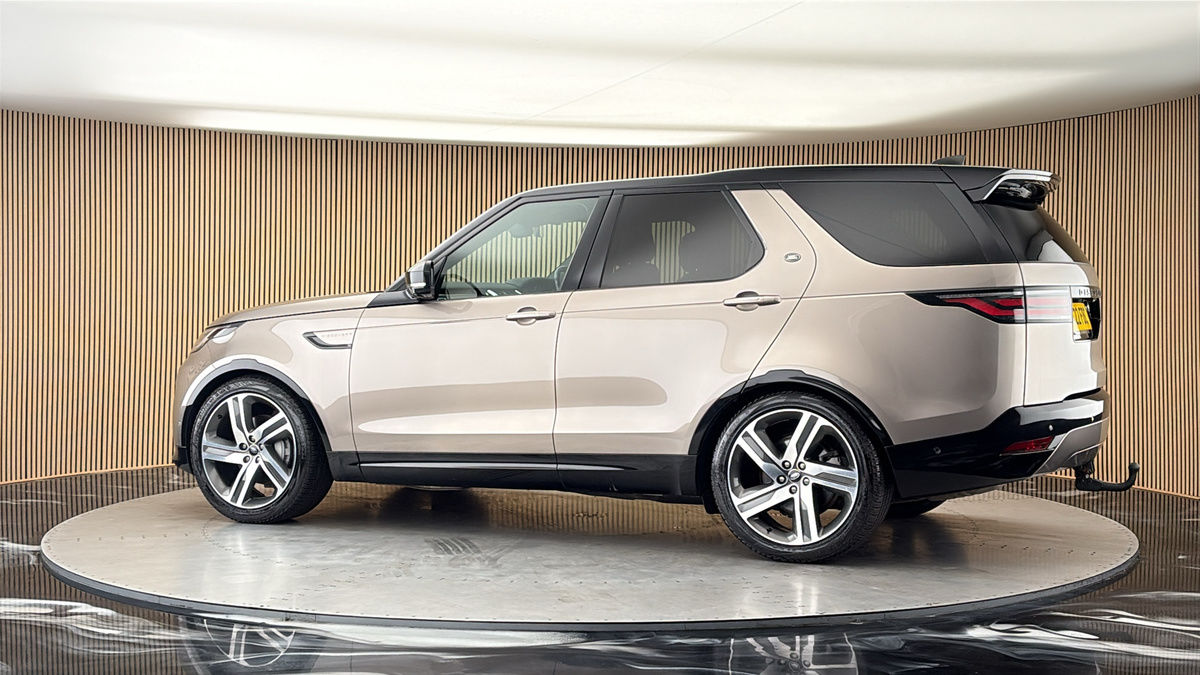 More views of Land Rover Discovery