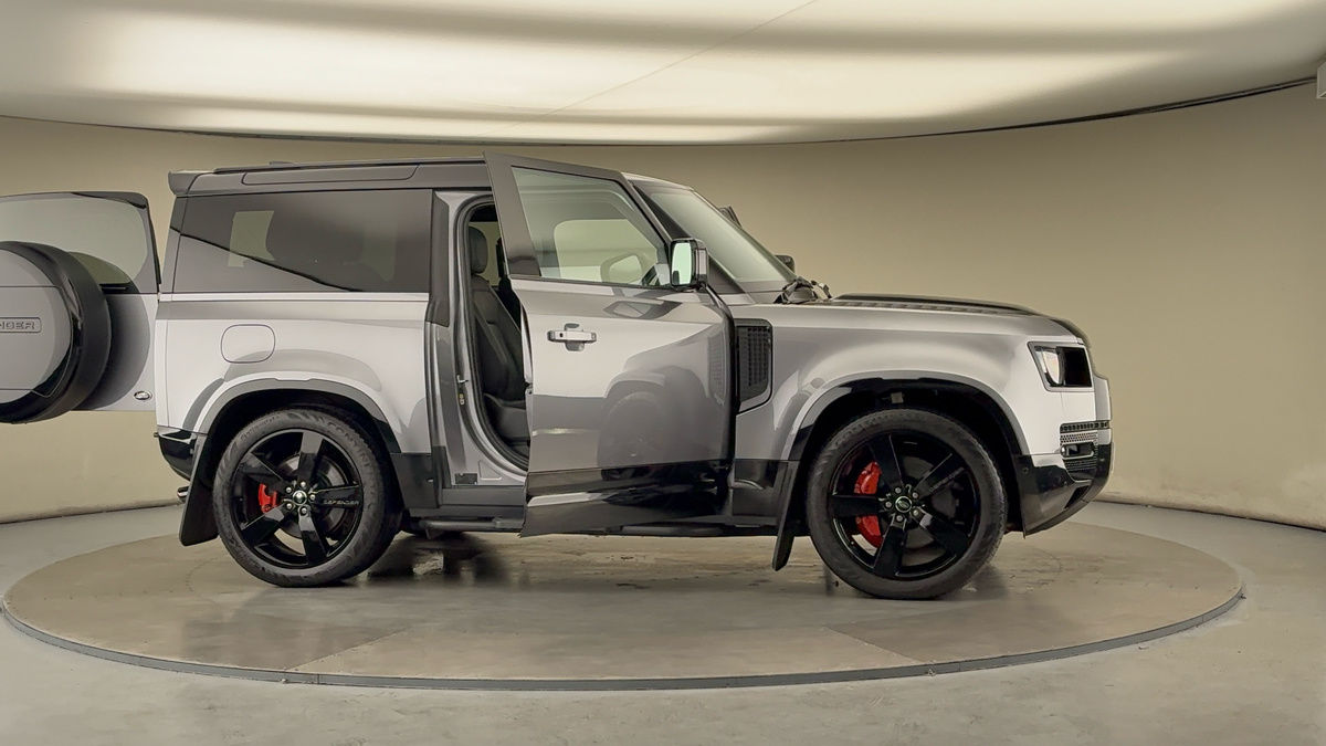 More views of Land Rover Defender 90