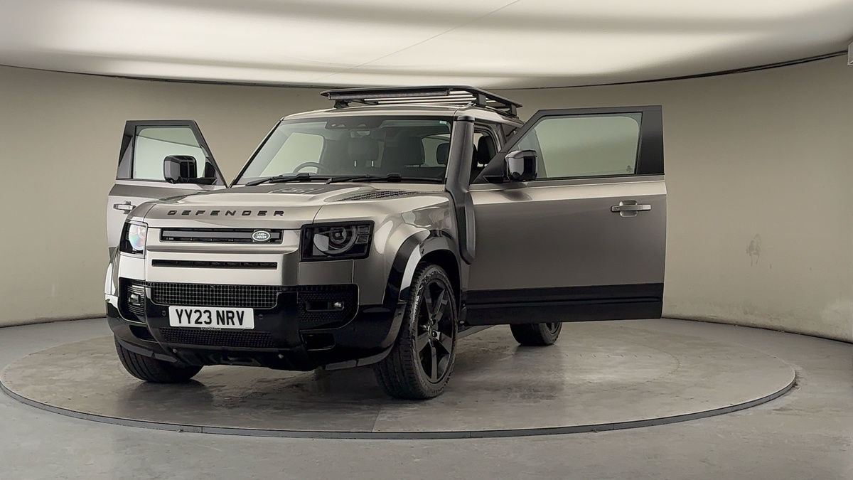 More views of Land Rover Defender 90