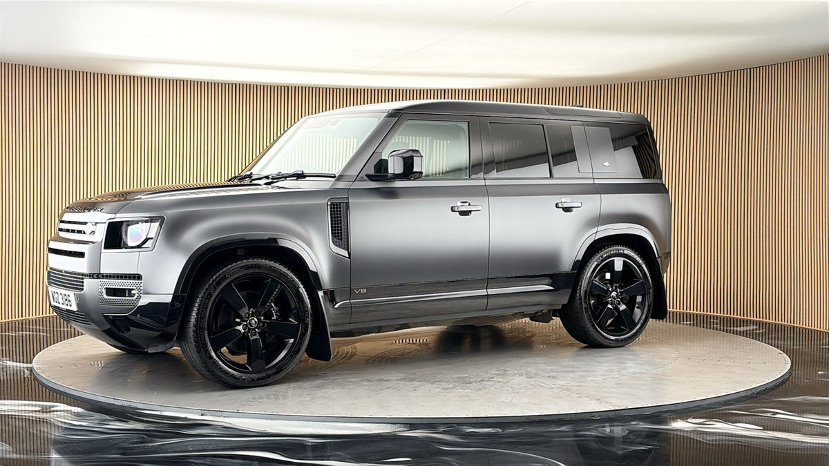 More views of Land Rover Defender 110