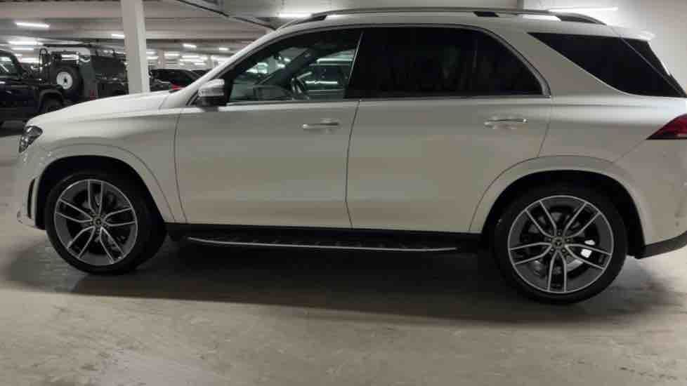 More views of Mercedes-Benz GLE