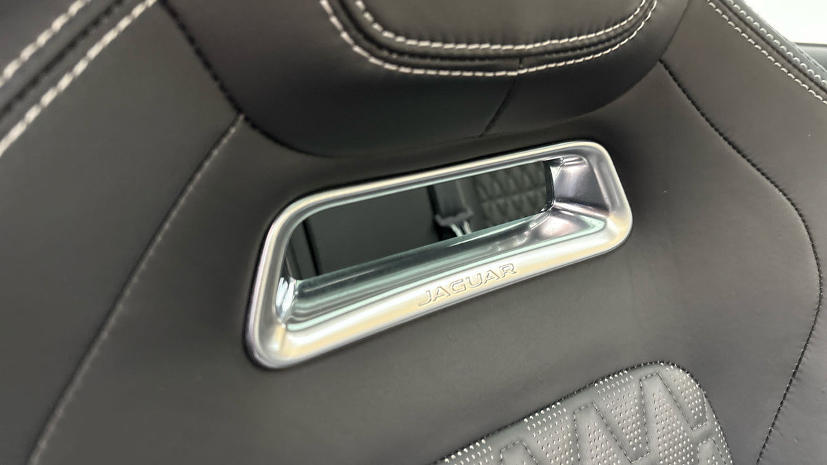 Jaguar F-PACE Image 58