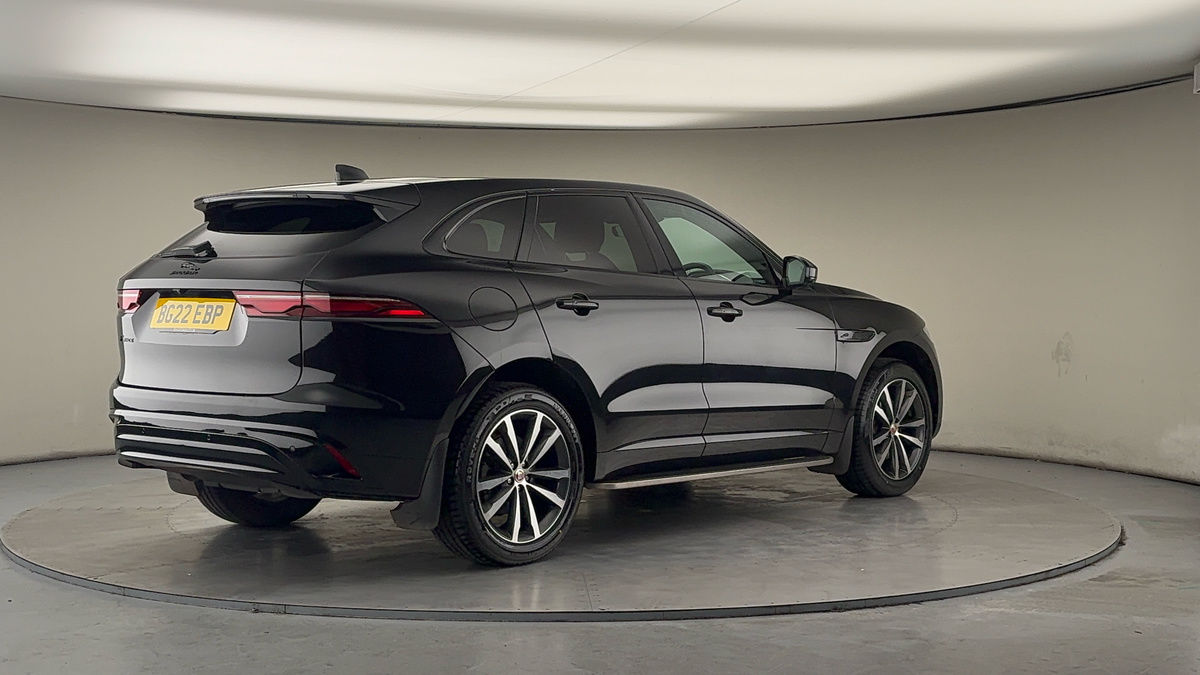 Jaguar F-PACE Image 21