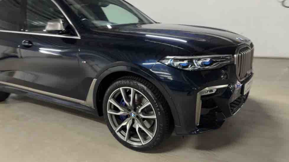 More views of BMW X7