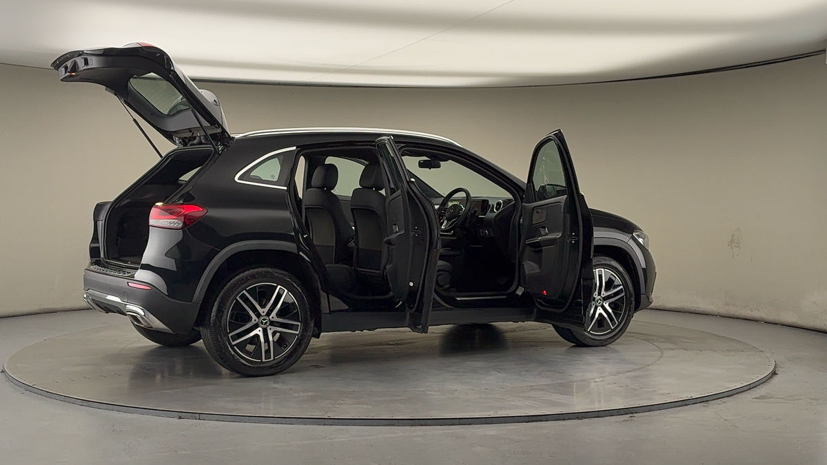 More views of Mercedes-Benz GLA