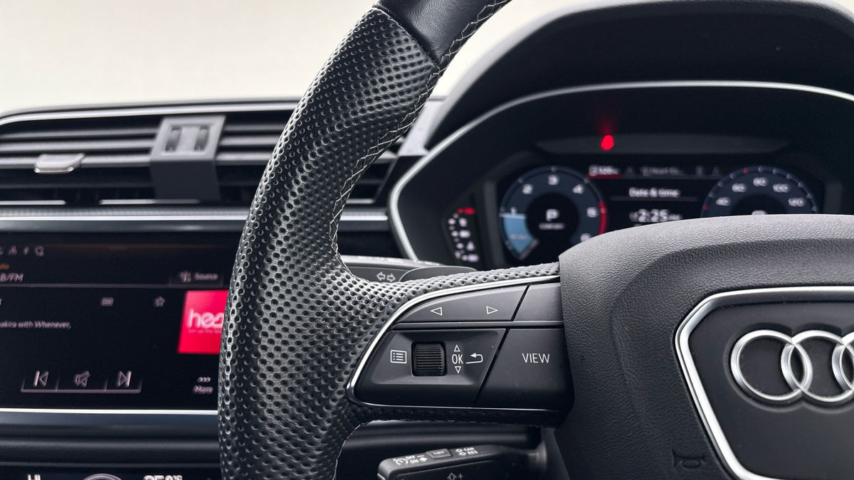Audi Q3 Image 13