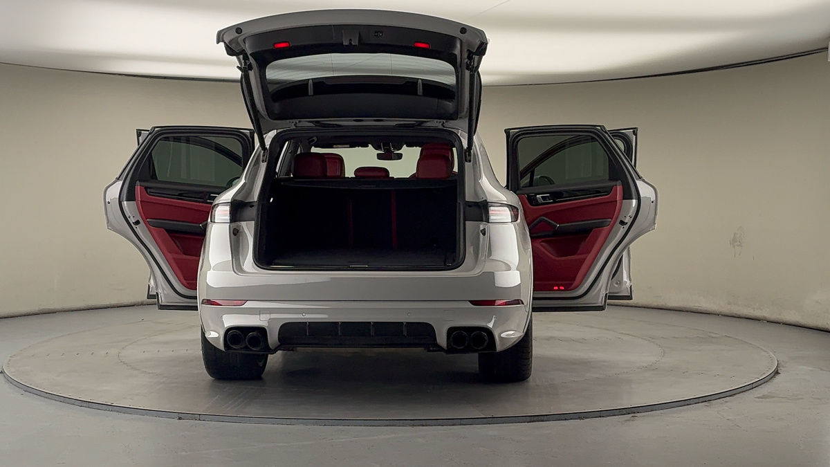 More views of Porsche Cayenne