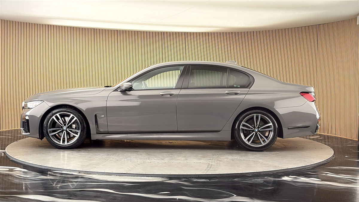 BMW 7 Series Image 15