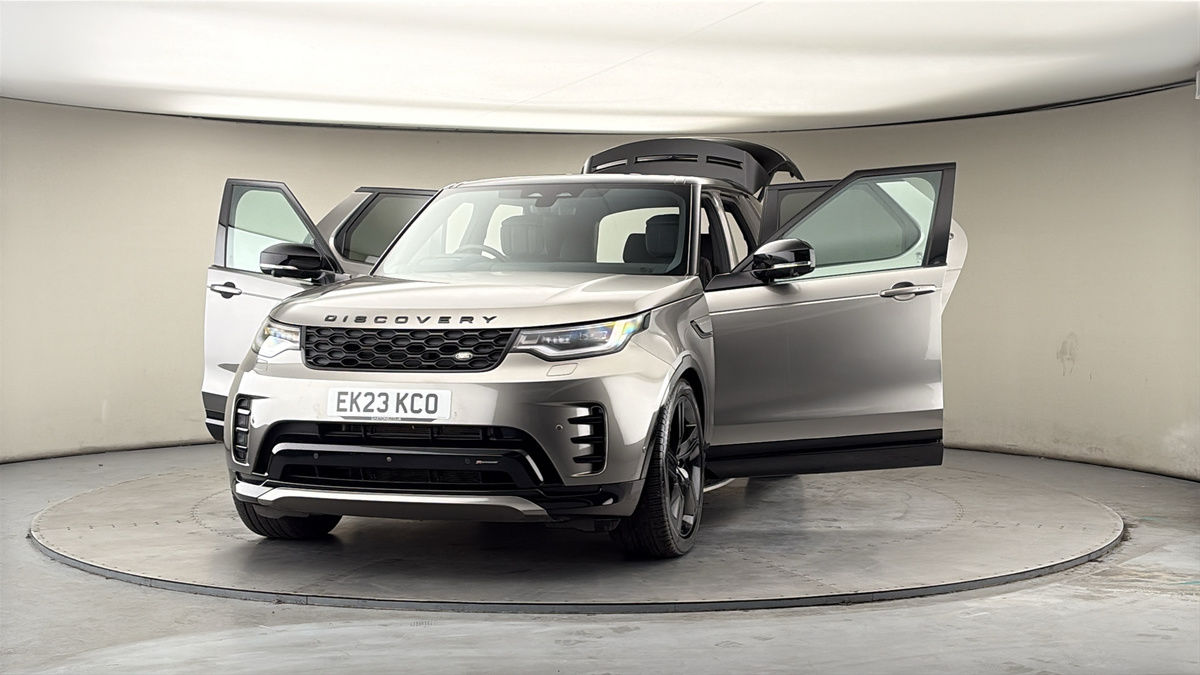 More views of Land Rover Discovery