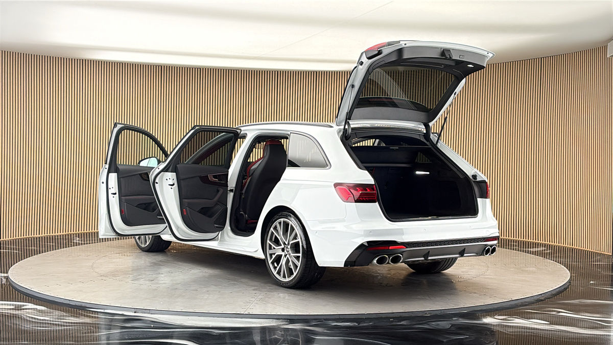 Audi S4 Avant Image 23
