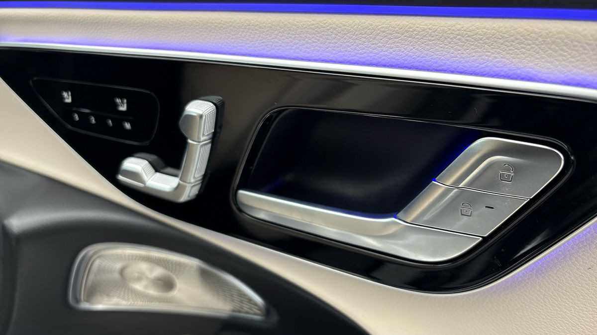 Mercedes-Benz E Class Image 26