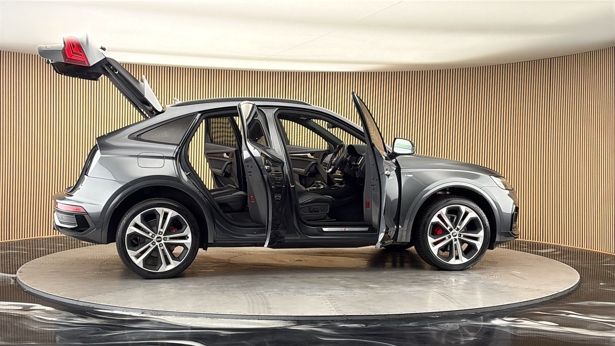 More views of Audi Q5