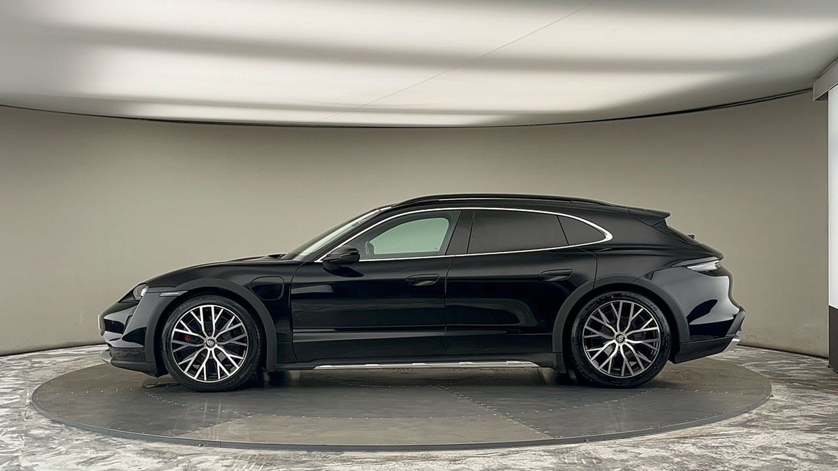 Porsche Taycan Image 15
