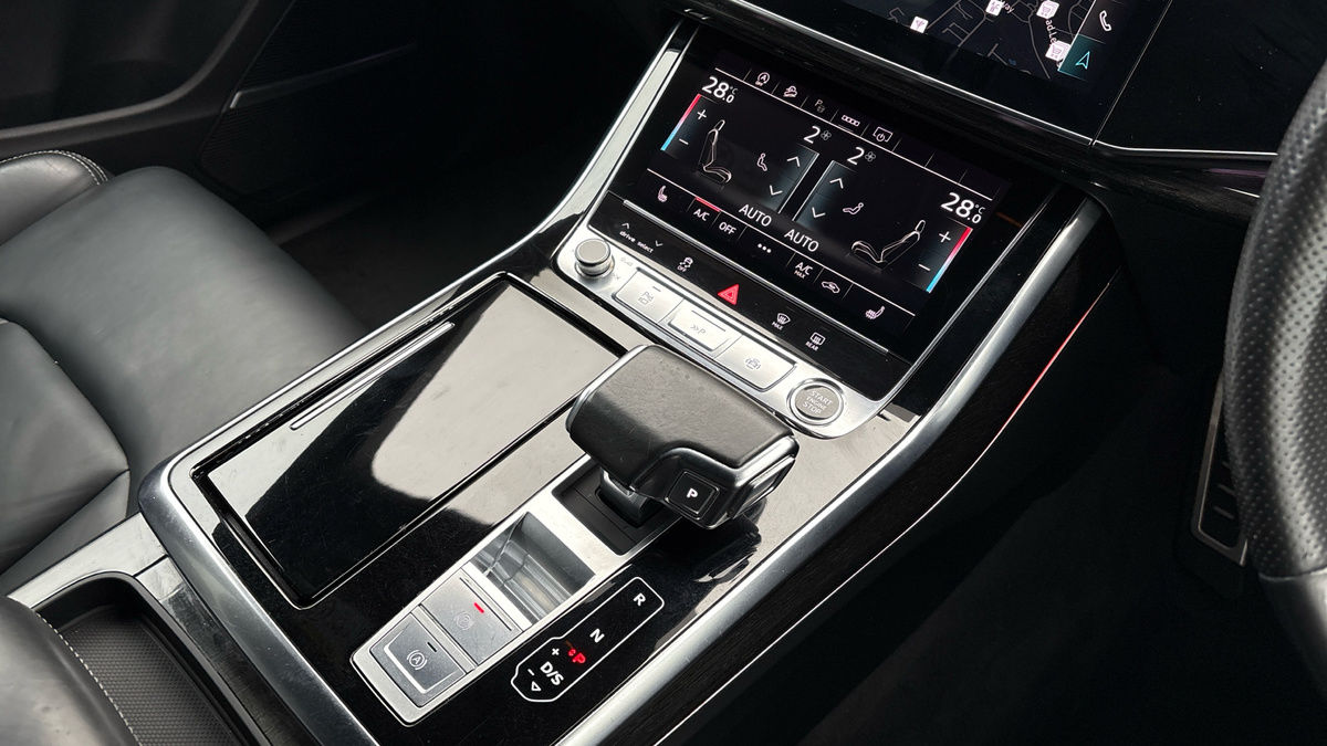 Audi Q8 Image 18