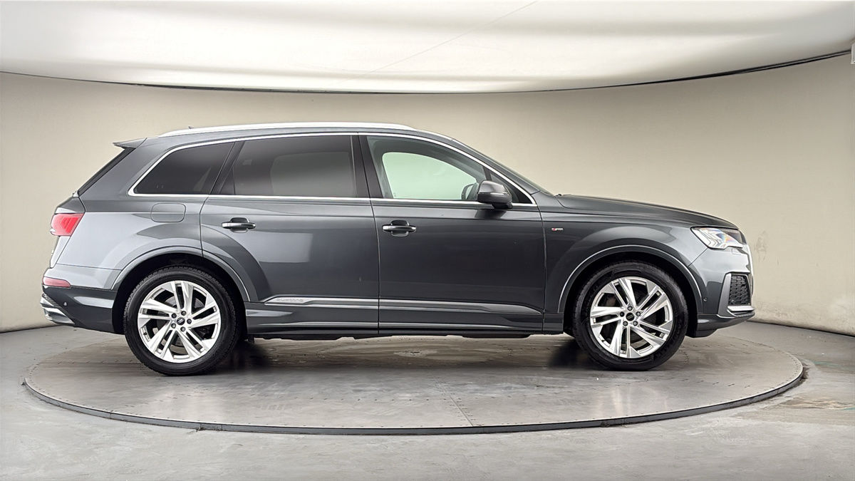 Audi Q7 Image 16