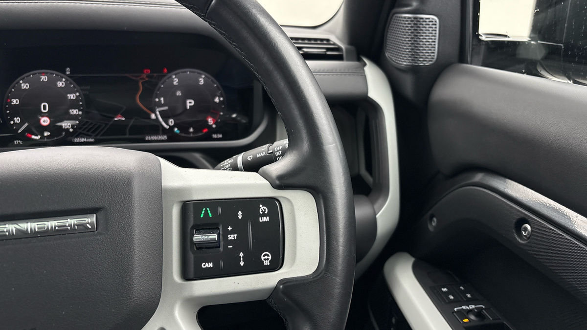 Land Rover Defender 110 Urban Image 14
