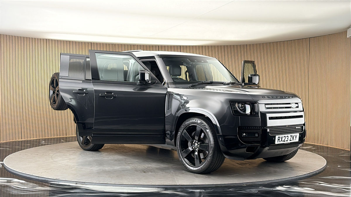 More views of Land Rover Defender 110