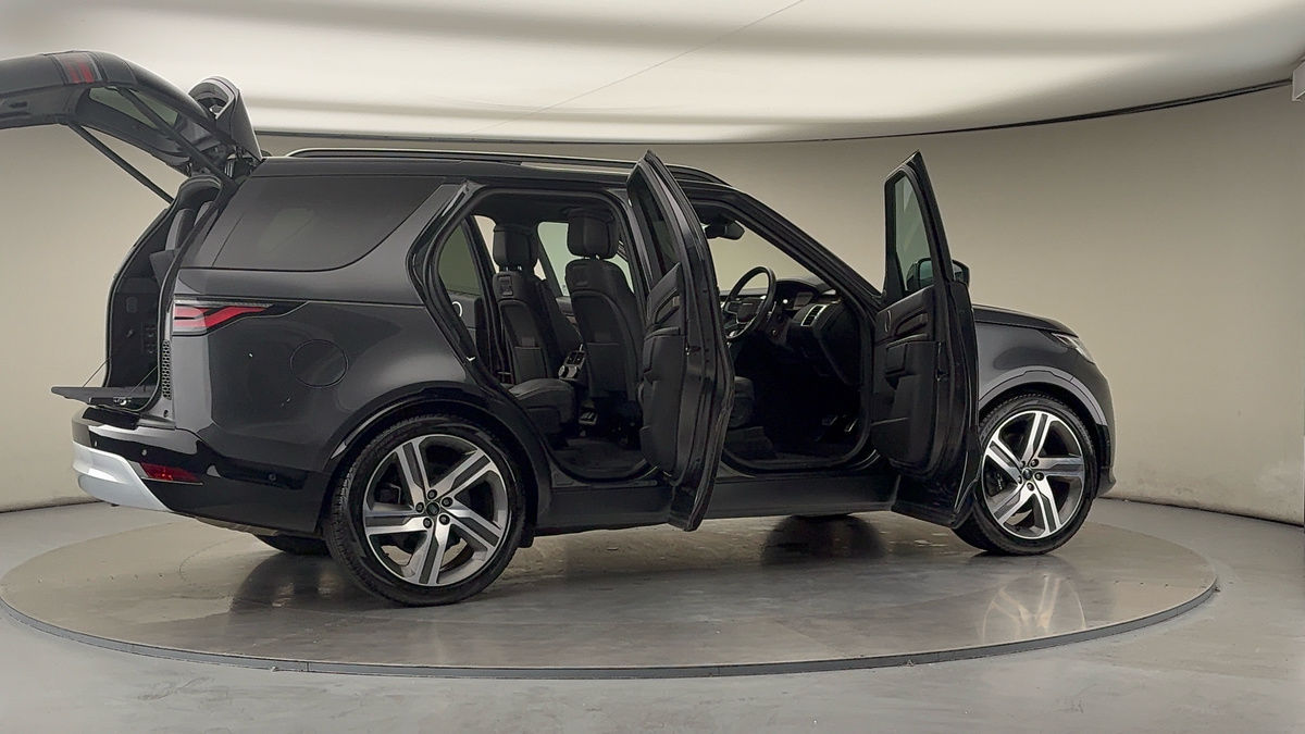 More views of Land Rover Discovery