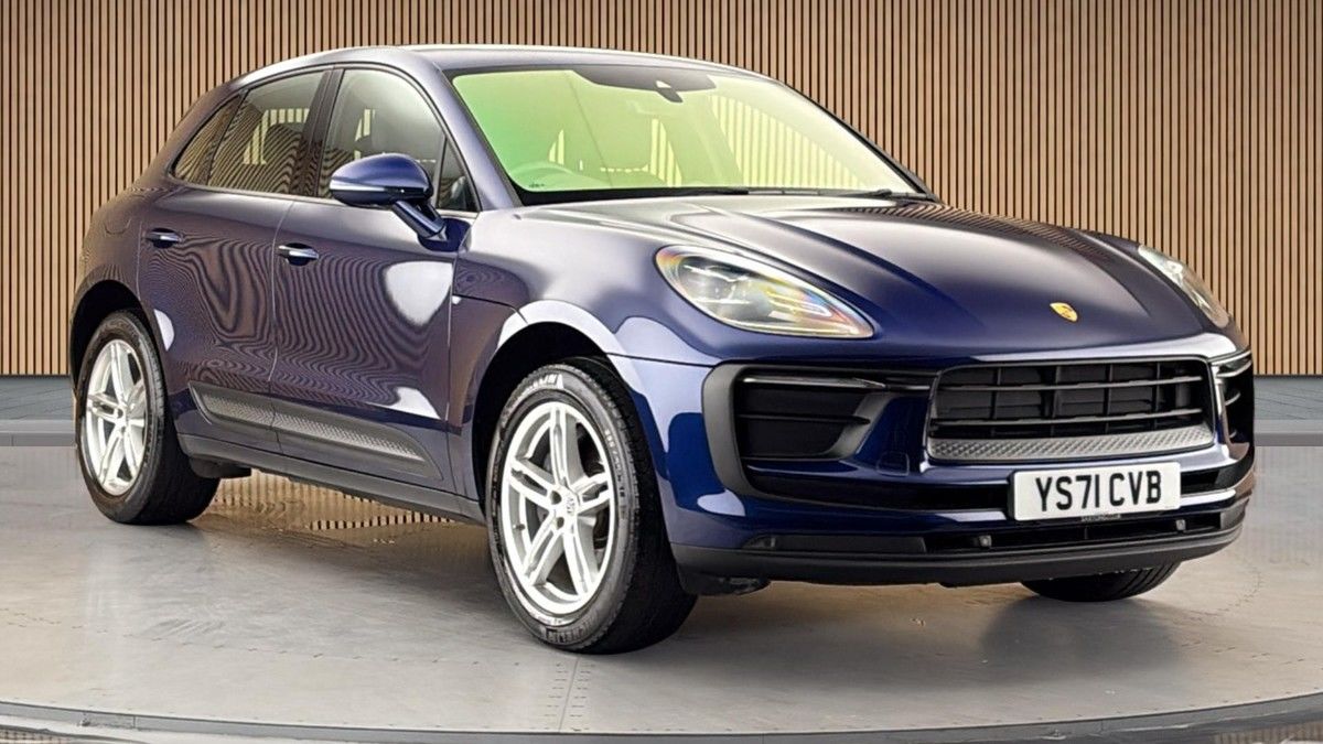 Porsche Macan Sticky Header Image